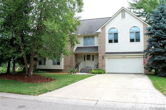 Property Photo:  5345 Pond Bluff  MI 48323 