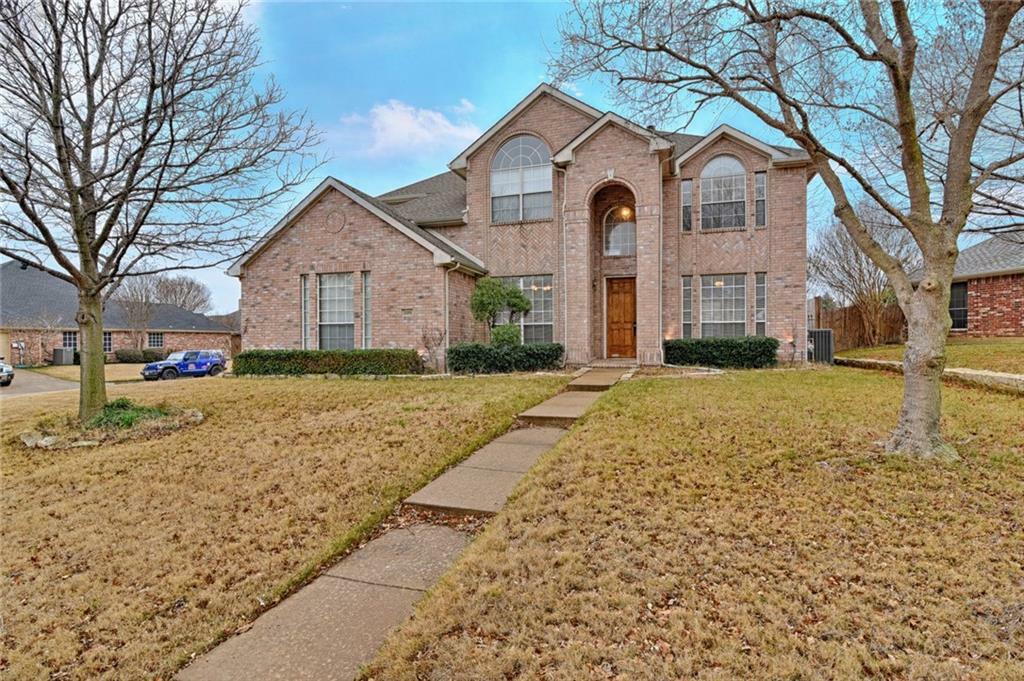 Property Photo:  2201 Hodges Place  TX 76063 