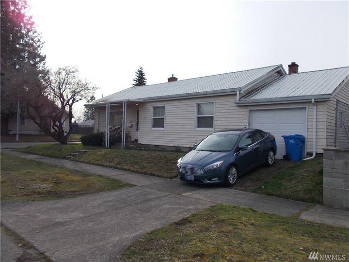 Property Photo: 521 S Silver WA 98531