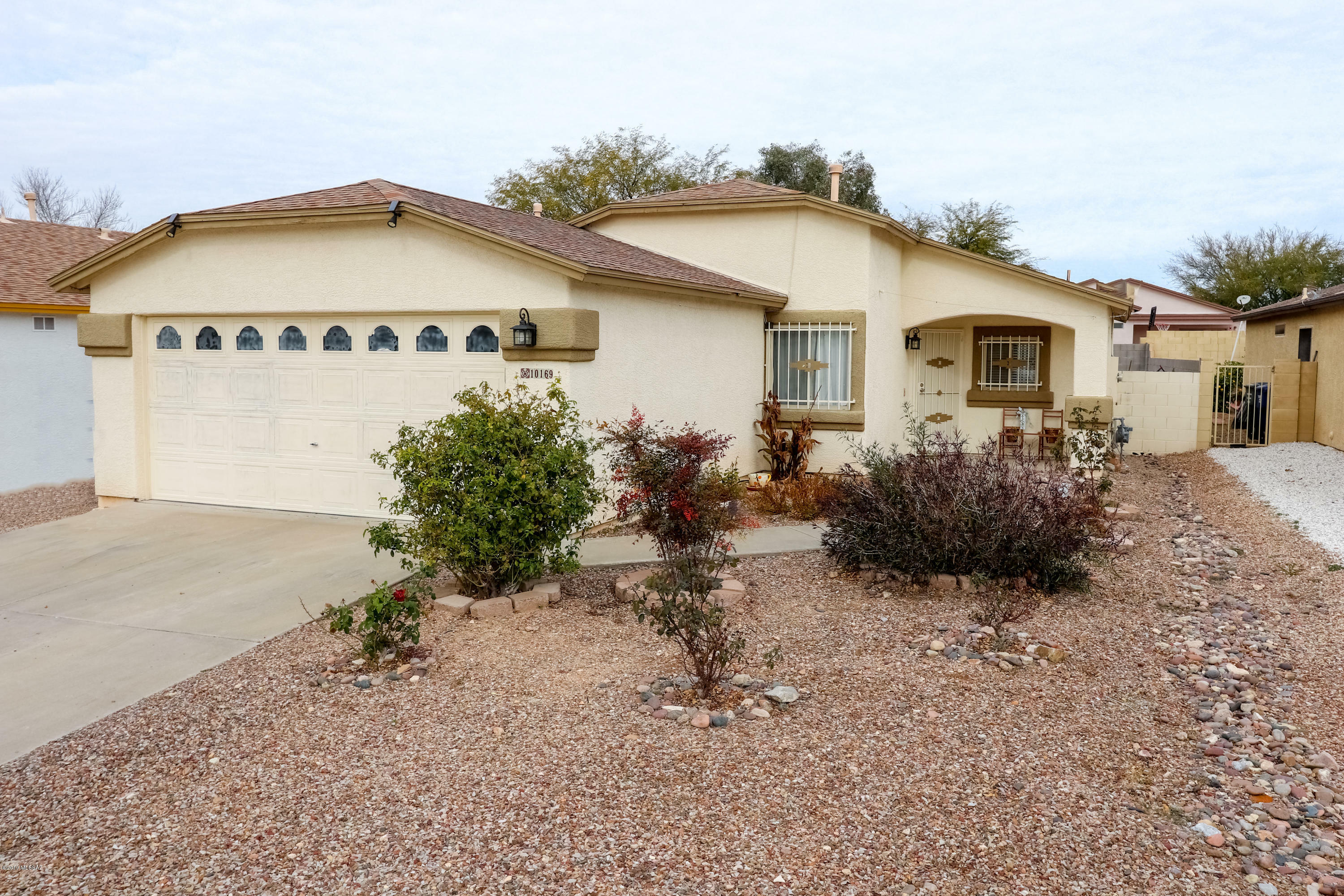 Property Photo:  10169 E Desert Paradise Place  AZ 85747 