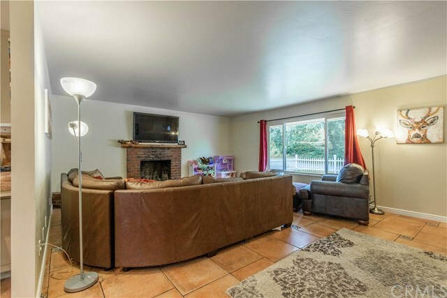 Property Photo:  5570 Valentina Avenue  CA 93422 