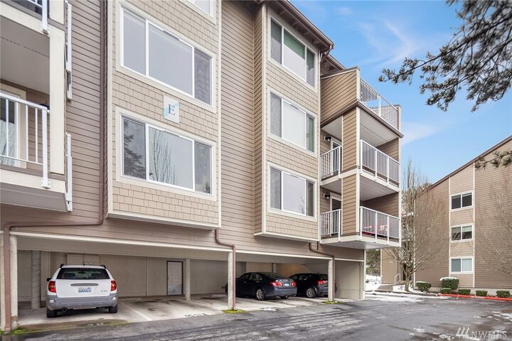 208 Mt Park Blvd SW E101  Issaquah WA 98027 photo