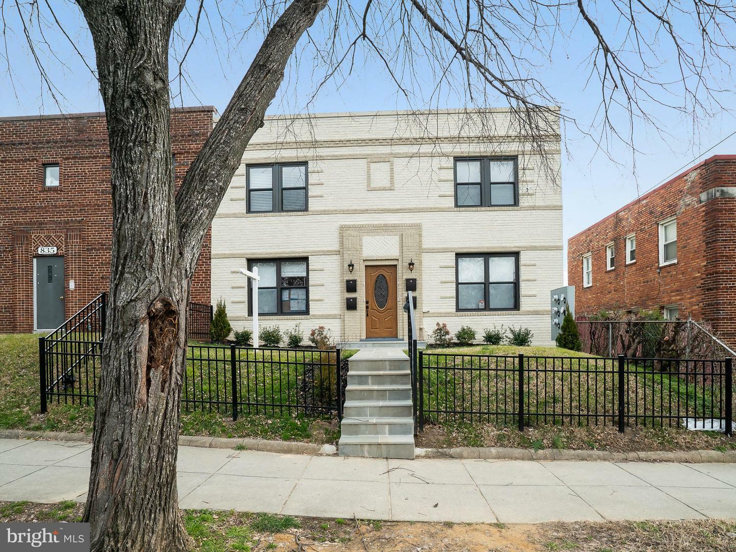 Property Photo: 833 19th Street NE 4 DC 20002