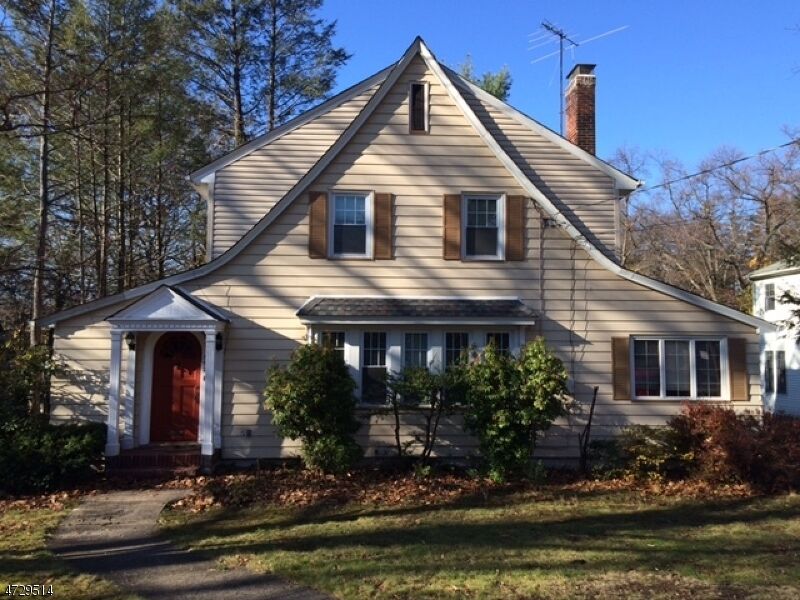 Property Photo:  552 Hillcrest Rd  NJ 07450 