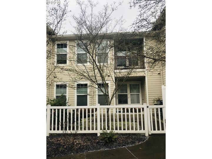 1211 NE 64th Ln 702  Hillsboro OR 97124 photo