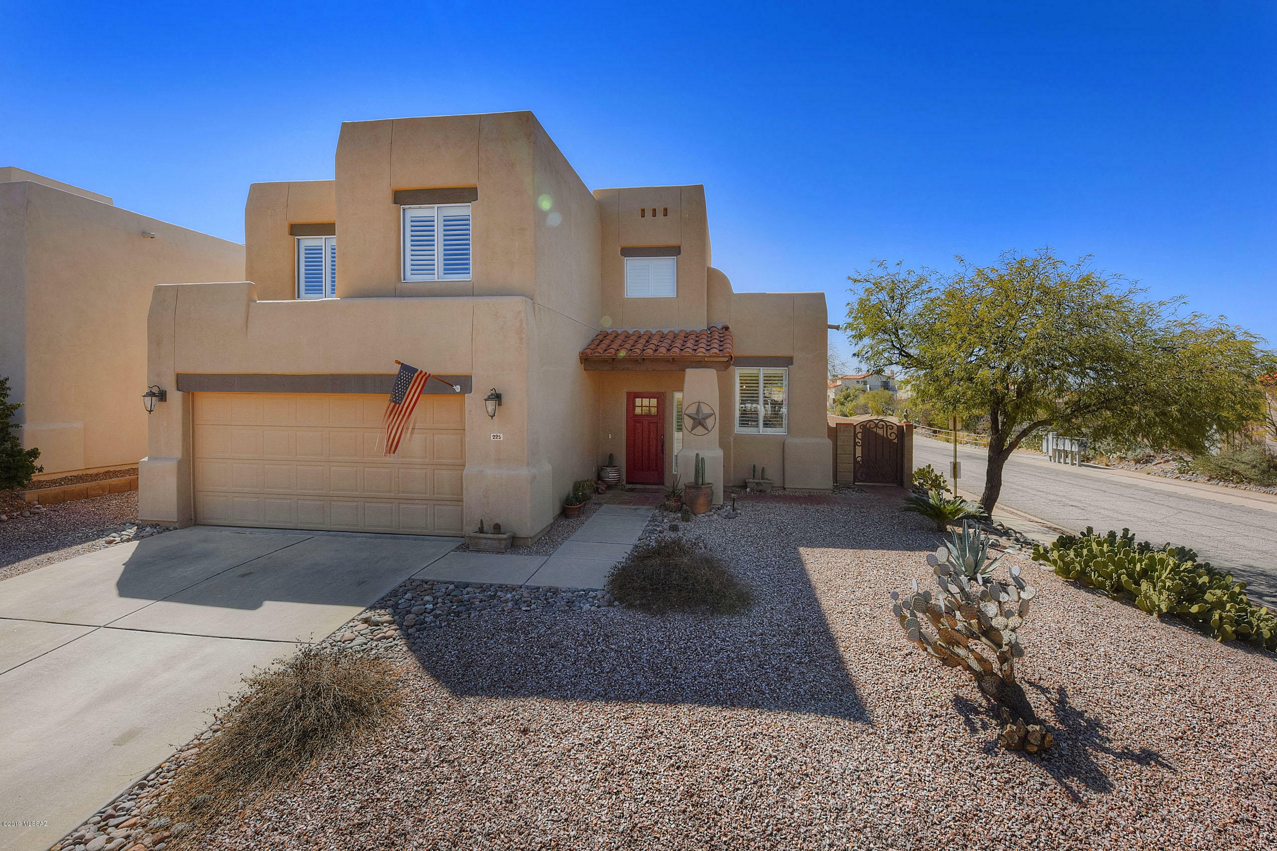 Property Photo:  225 N Fenceline Drive  AZ 85748 