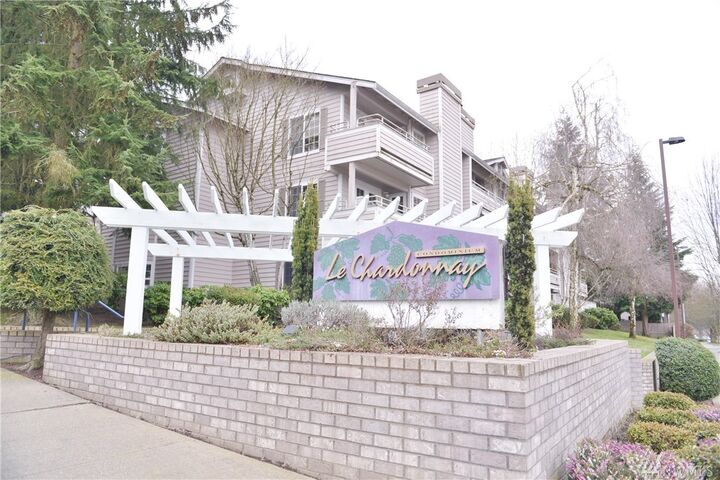 Property Photo: 14057 NE 181st St E303 WA 98072