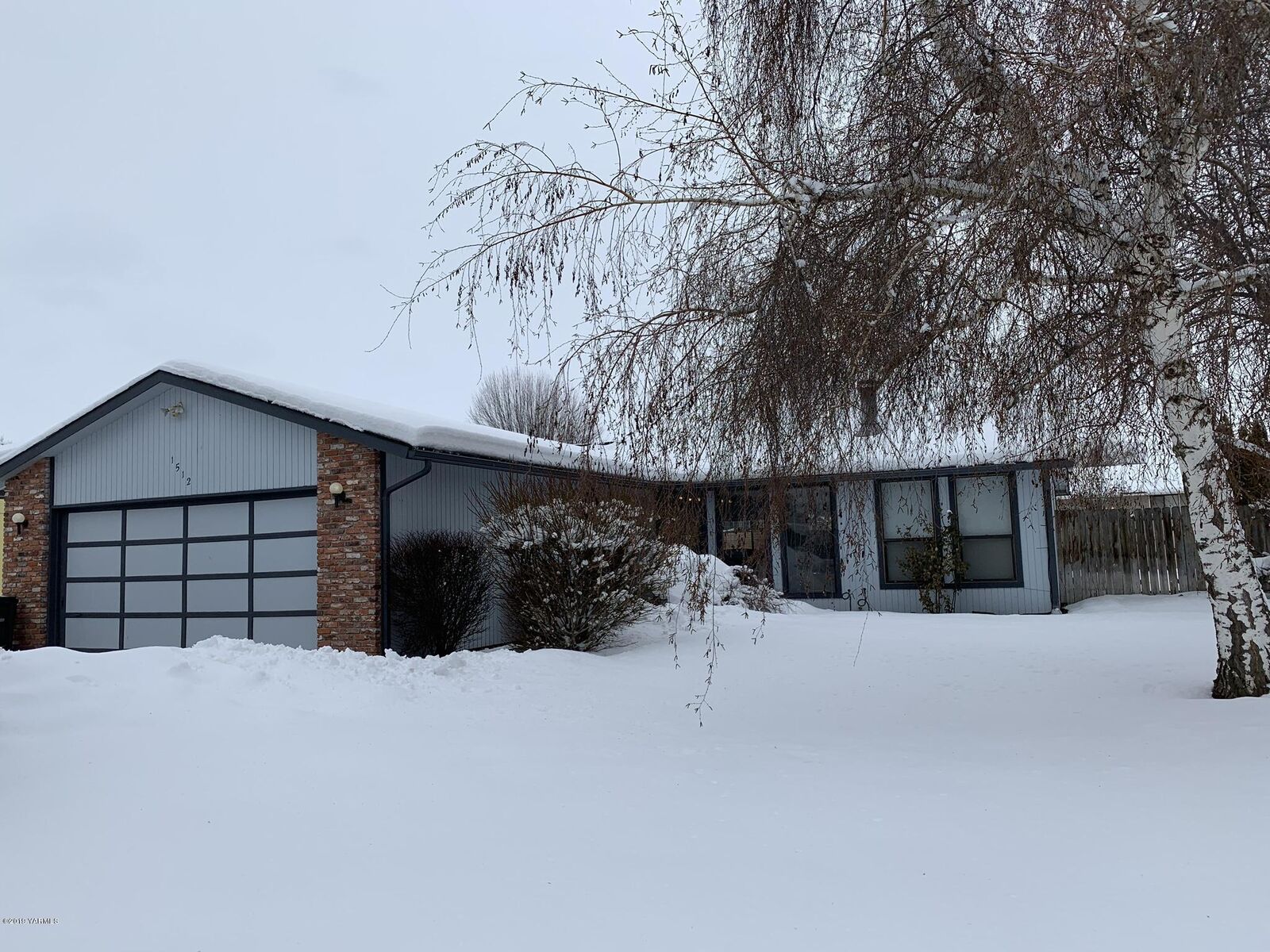 Property Photo: 1512 S 73rd Ave WA 98908