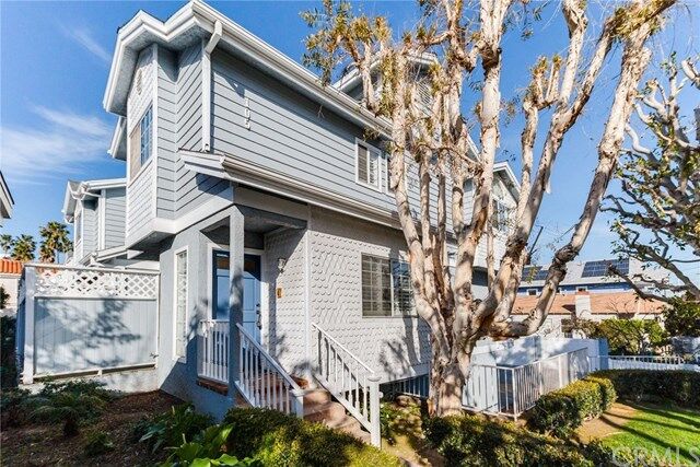 Property Photo: 105 N Broadway A CA 90277