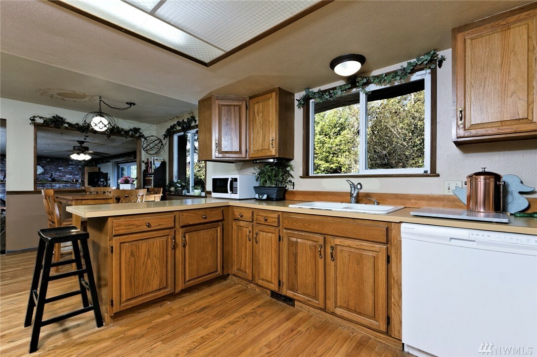 Property Photo:  420 E Lakeland Dr  WA 98524 