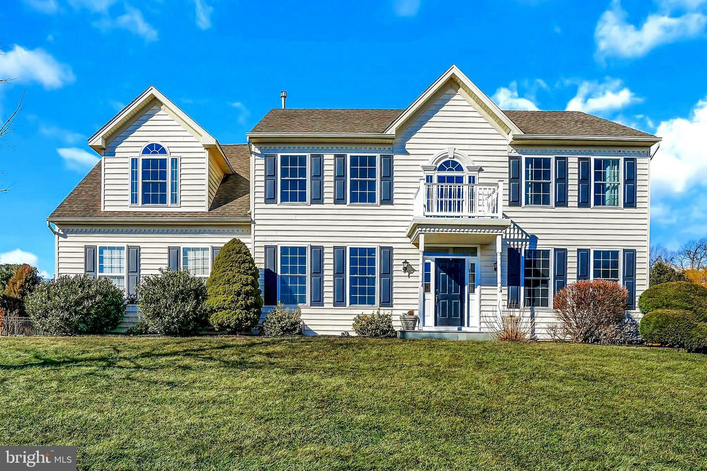 Property Photo: 1013 Cottonwood Drive PA 19426