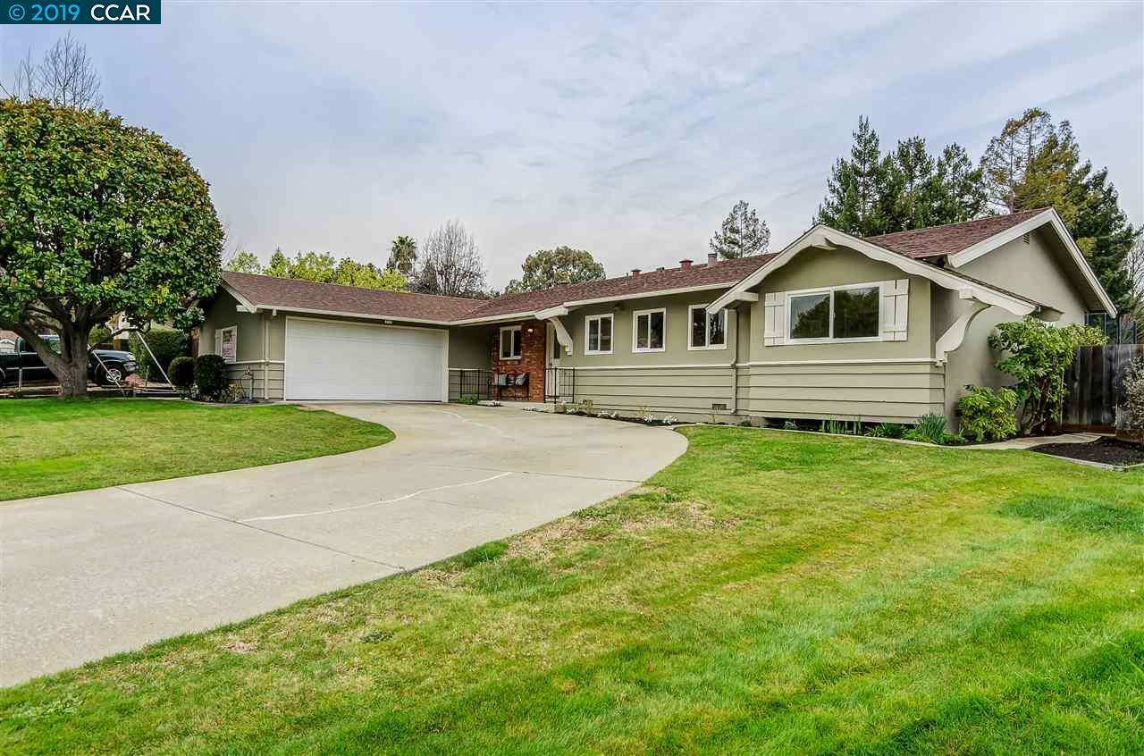Property Photo: 216 Los Felicas Ave CA 94598