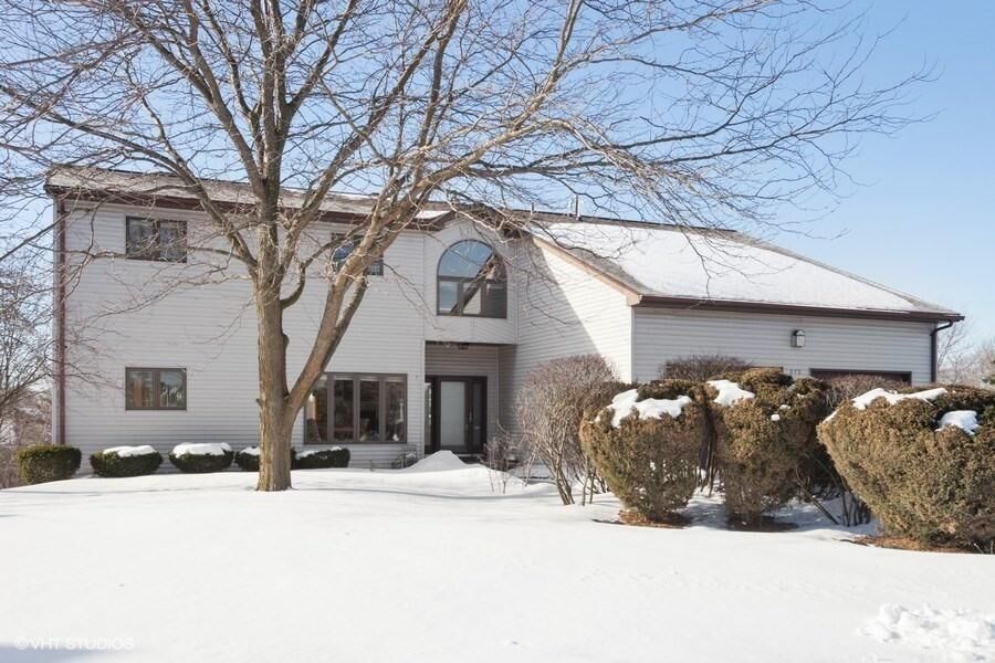 Property Photo: 975 Klein Ct WI 53186
