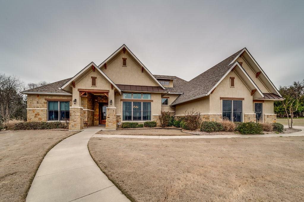 Property Photo:  229 Hidden Meadow Circle  TX 76065 