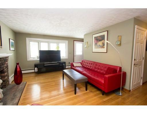 Property Photo:  9 Woodridge Rd  MA 01754 