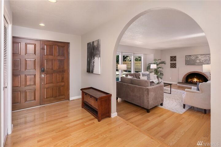 Property Photo: 7709 Ridgecrest Lane WA 98040