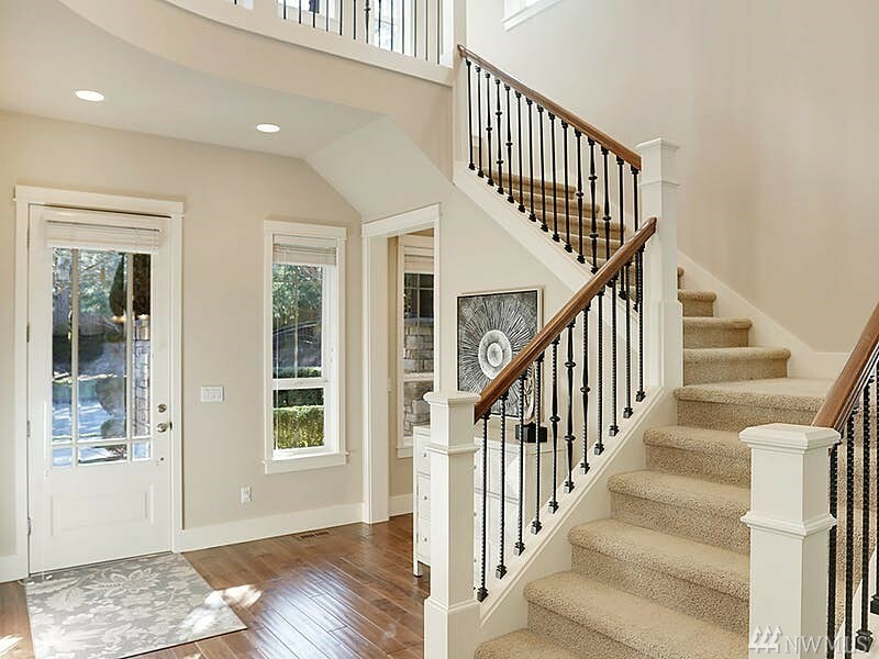 Property Photo: 17124 NE 46th Ct WA 98052
