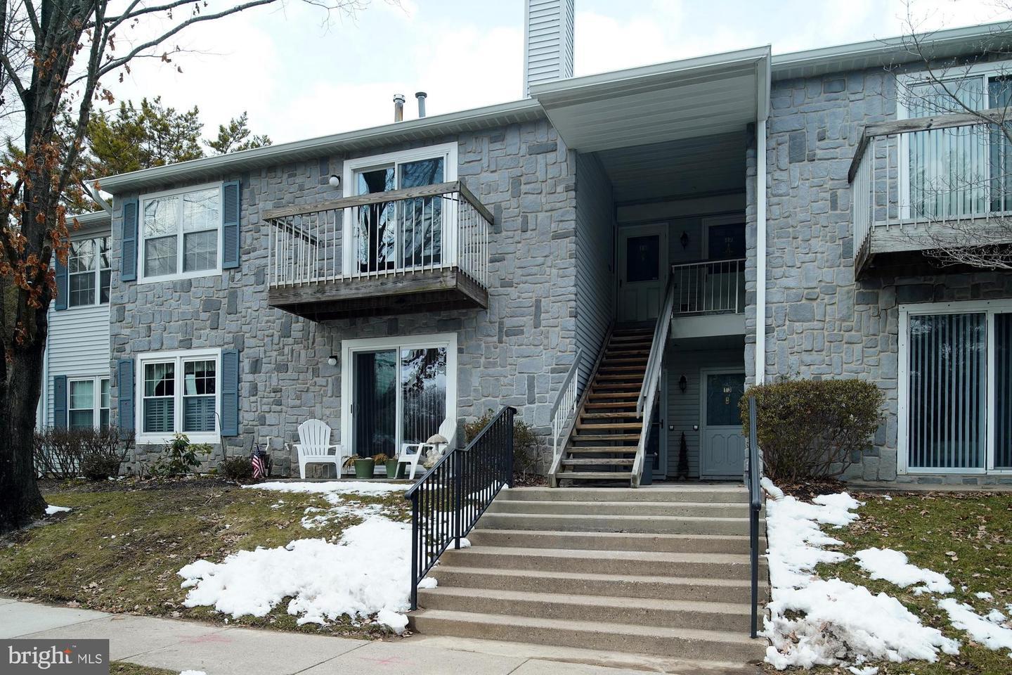 Property Photo:  12 Mimosa Court  NJ 08648 