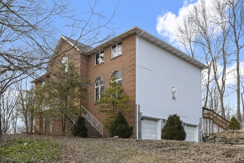 Property Photo: 7 Kroghs Ln NJ 07871