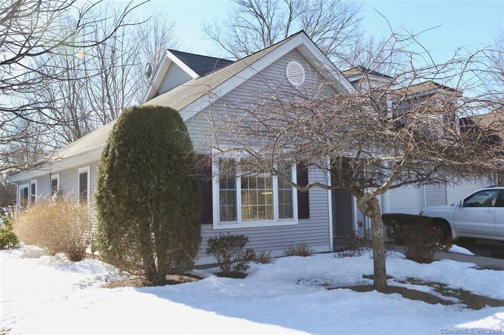 Property Photo: 8 Eaton Circle 8 CT 06117