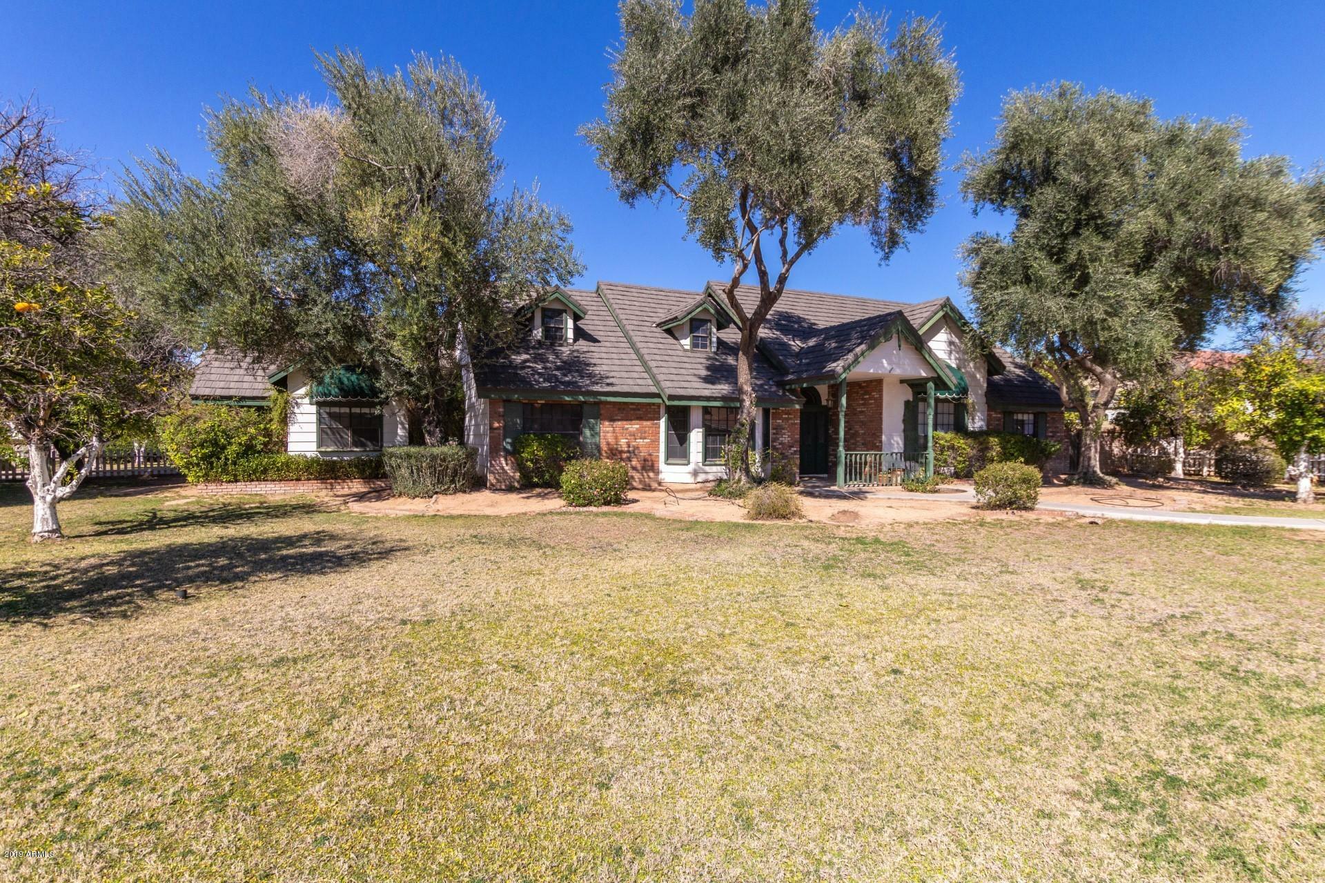 Property Photo:  1824 E Leland Circle  AZ 85203 