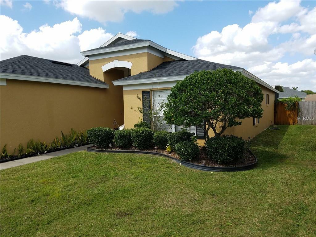 Property Photo: 940 Summer Breeze Drive FL 33511