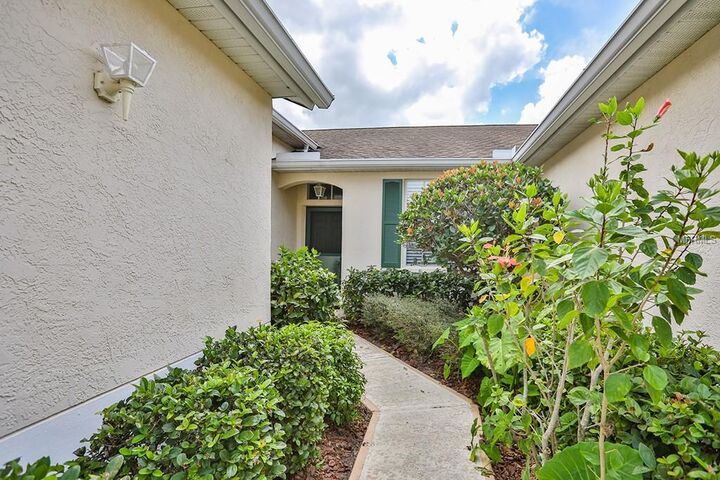 Property Photo: 2133 Nantucket Drive FL 33573