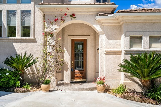 Property Photo: 5825 Via Susana CA 92506