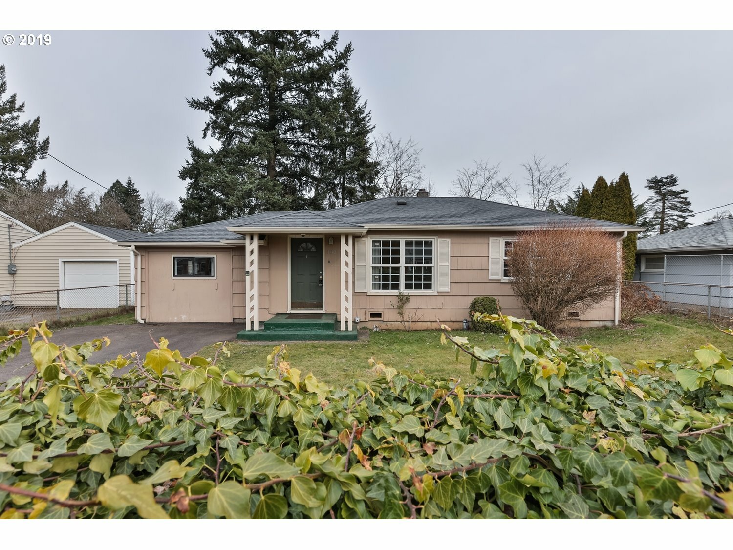 Property Photo: 1142 SE 174th Ave OR 97233
