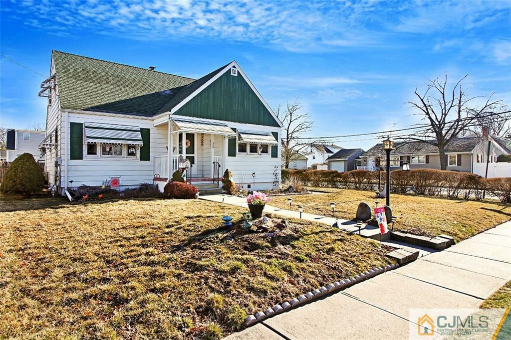 Property Photo:  528 Fairview Avenue  NJ 08846 