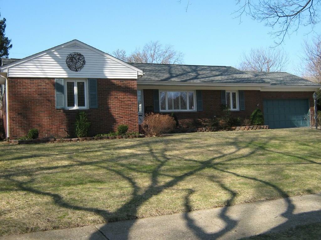 Property Photo:  304 Colorado Drive  PA 16505 