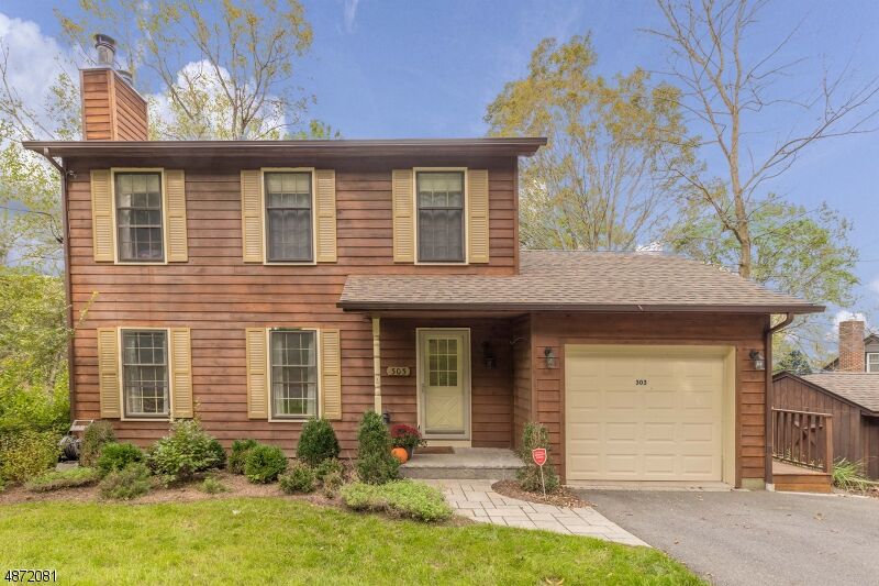 Property Photo: 303 Dogwood Dr NJ 08827