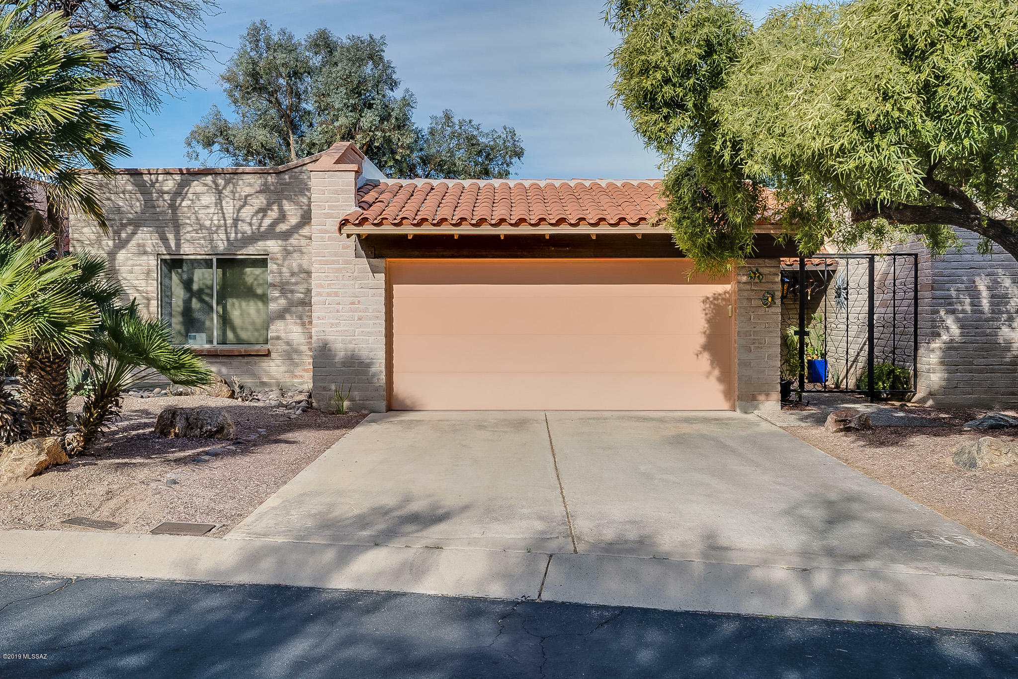 Property Photo:  7917 N Sendero Uno  AZ 85704 