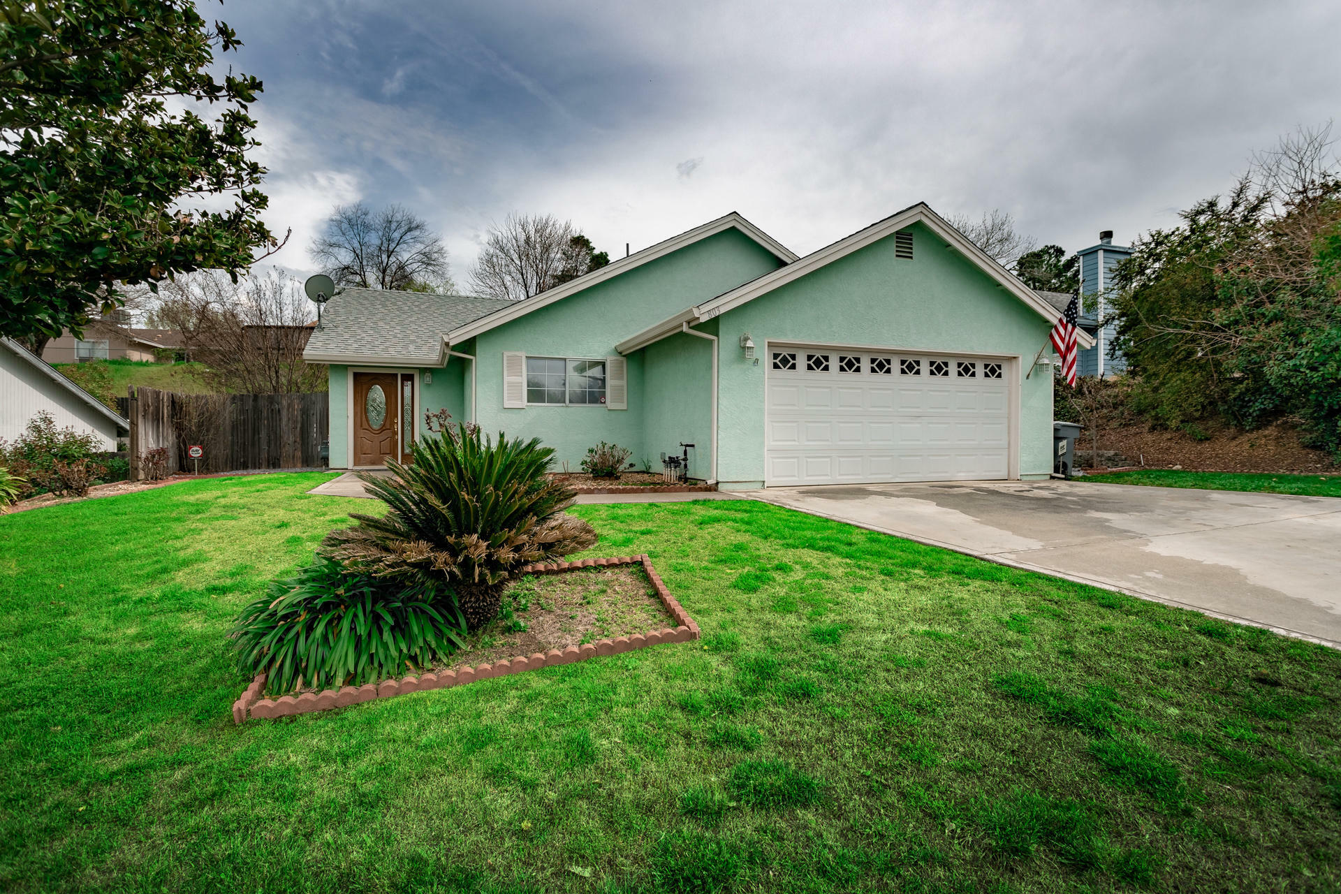 Property Photo:  803 Spaniel Drive  CA 96003 