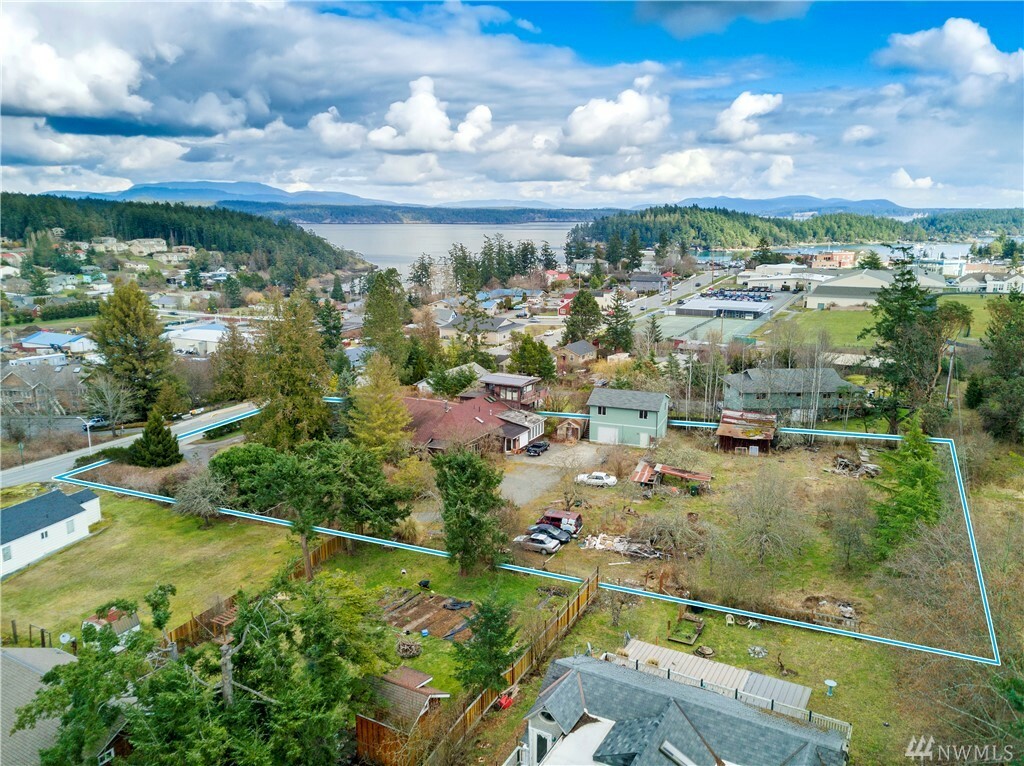 Property Photo:  765 Guard St  WA 98250 