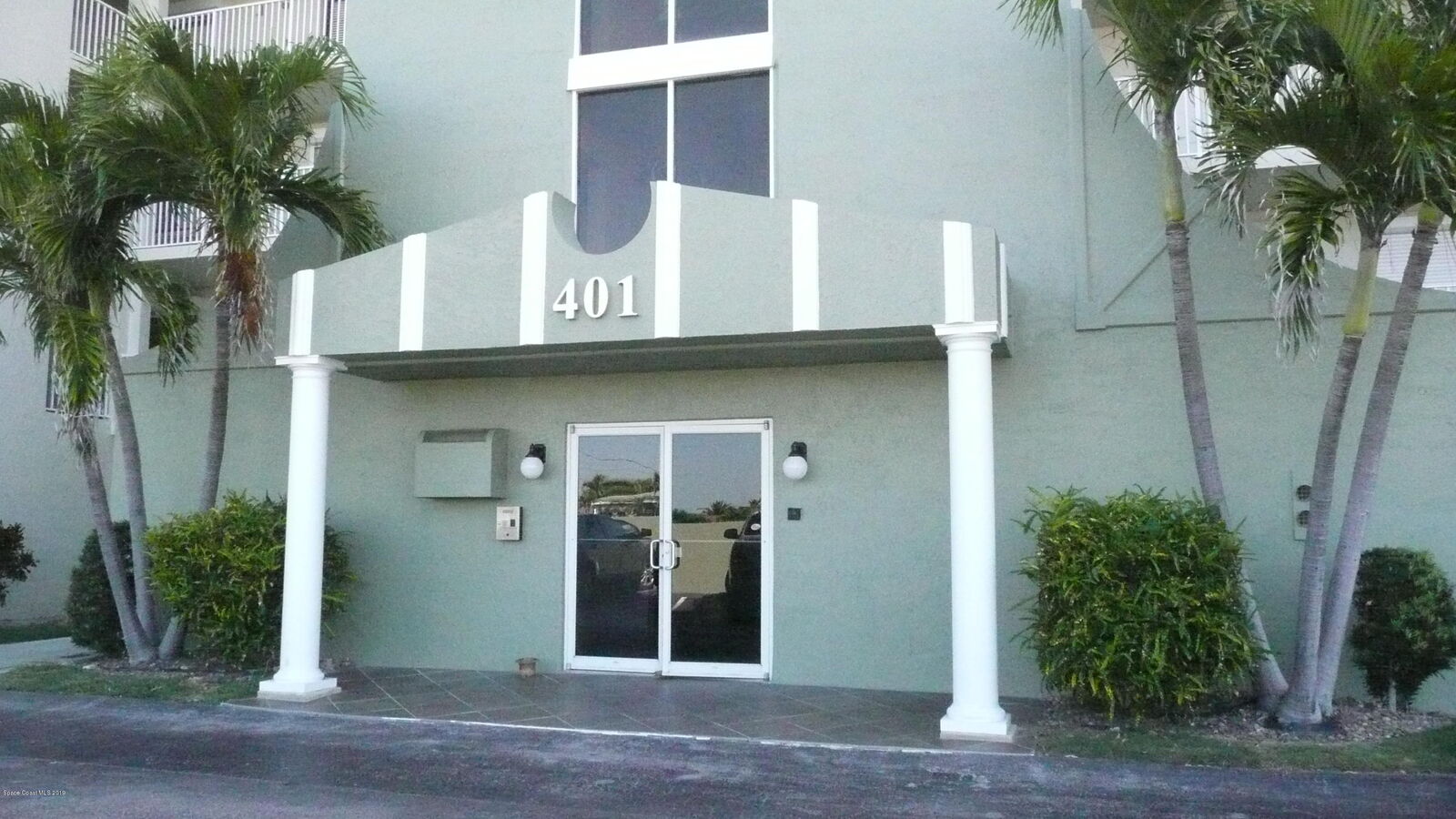 Property Photo: 401 Highway A1a FL 32937