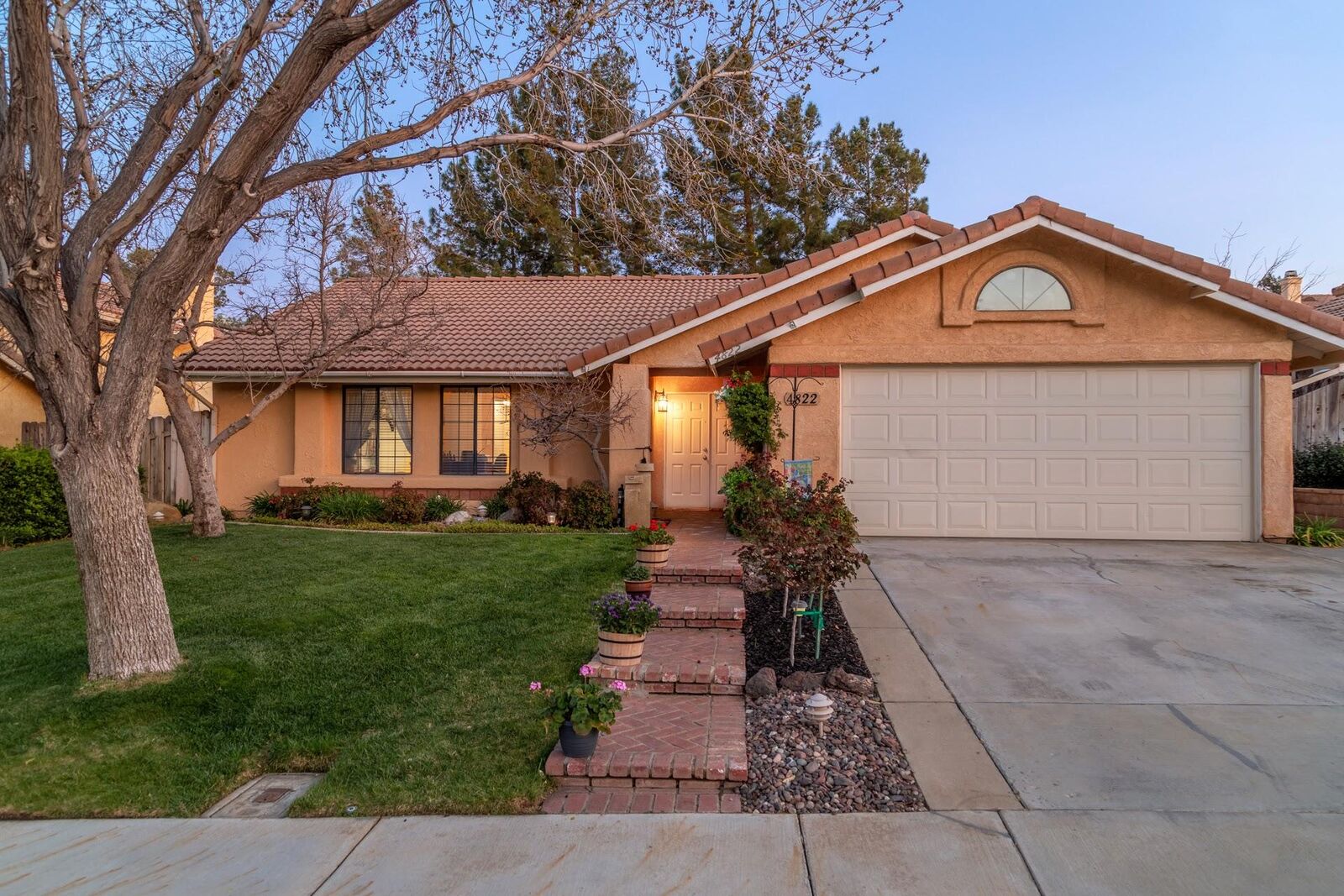 Property Photo:  4822 Cocina Lane  CA 93551 