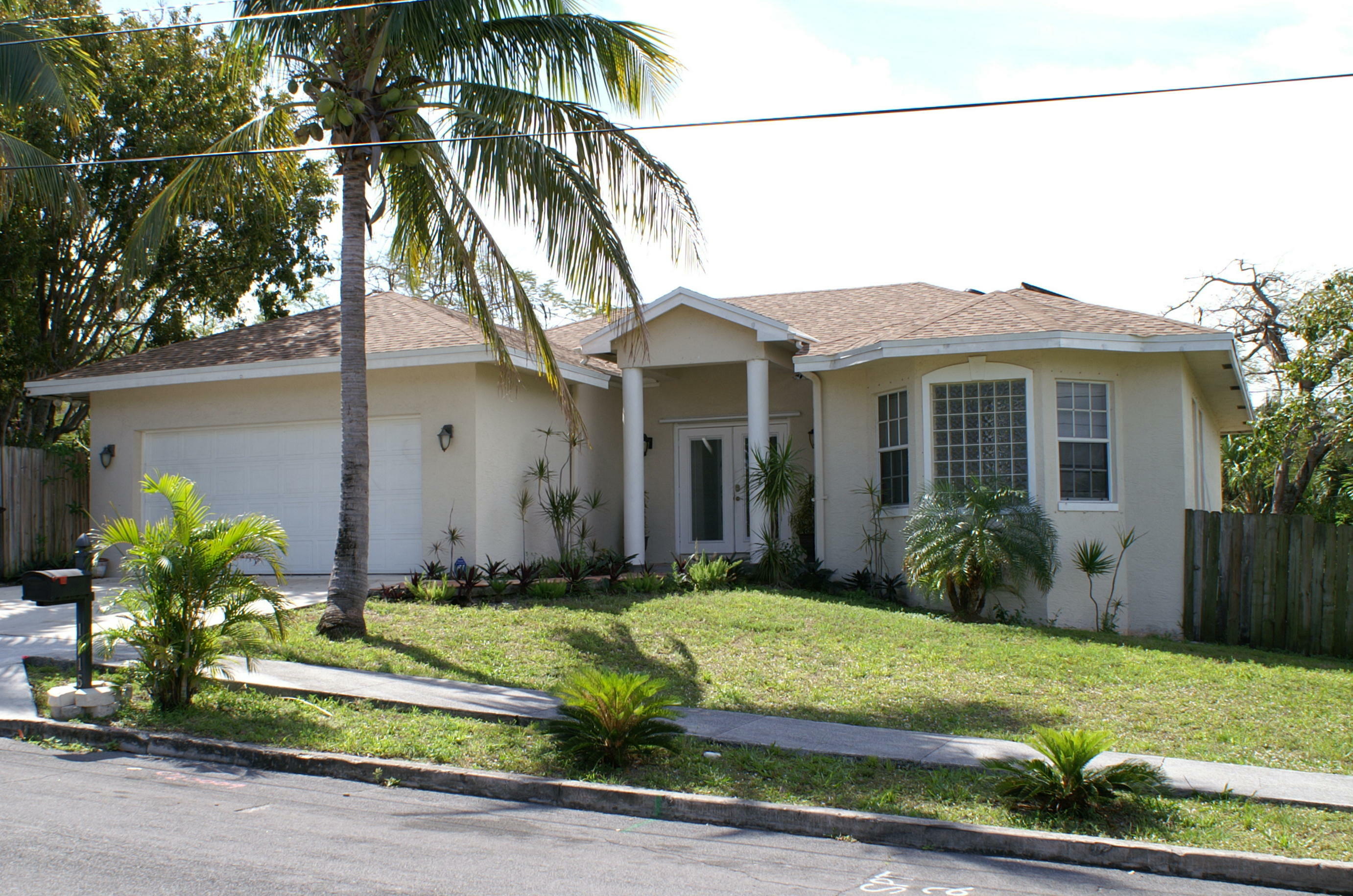 Property Photo:  1715 11th Avenue N  FL 33460 