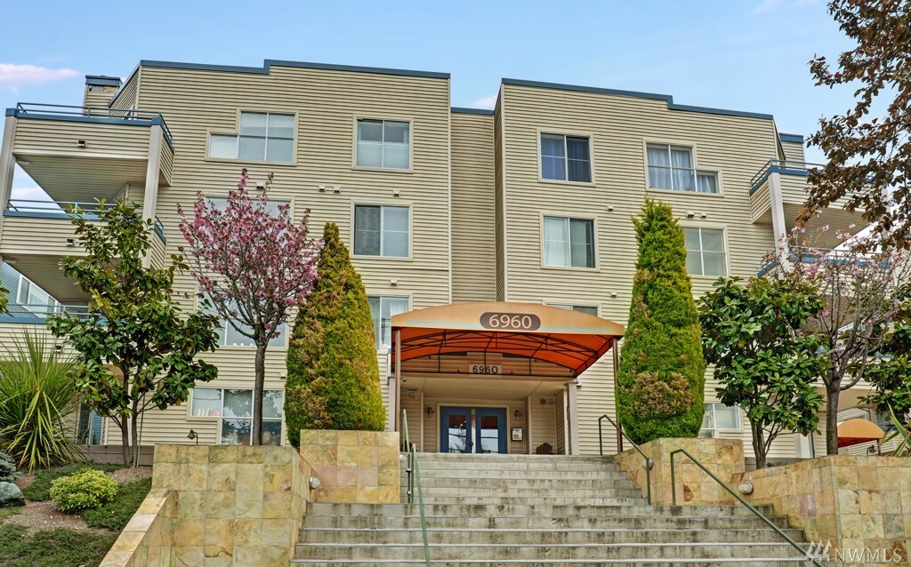 Property Photo:  6960 California Ave SW A106  WA 98136 