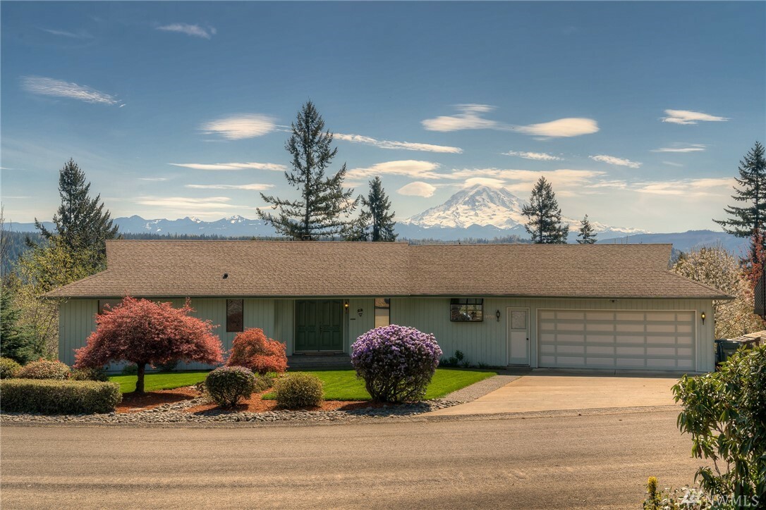 Property Photo: 12401 138th Ave E WA 98374