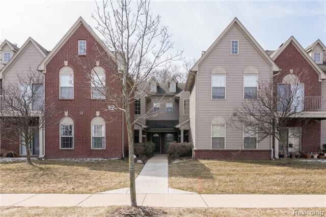 Property Photo:  823 Addington Lane  MI 48108 