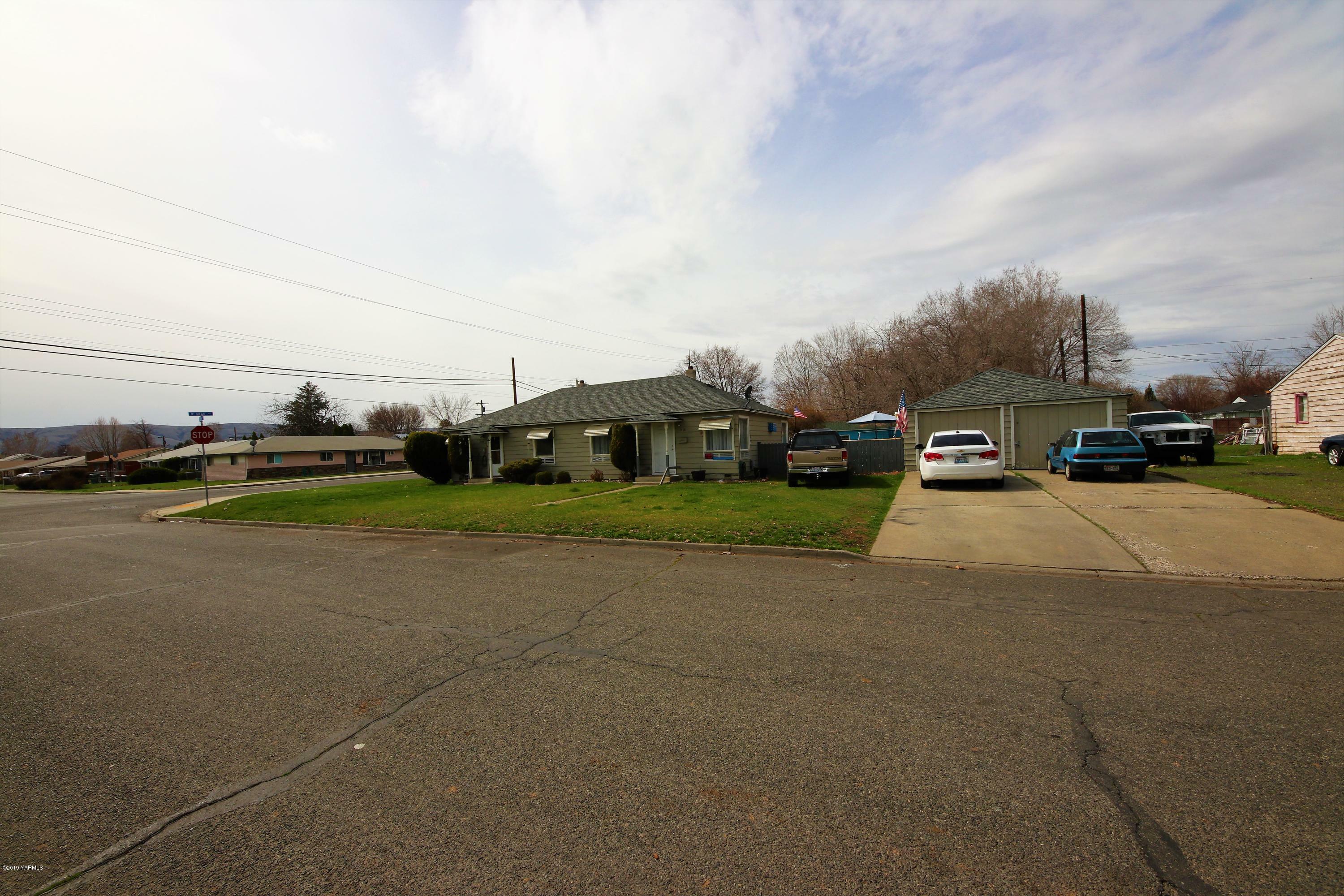 Property Photo: 1418 &Amp1420 Queen Ave WA 98902