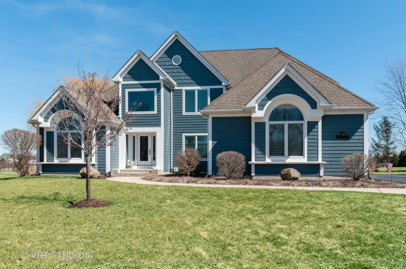 Property Photo: 40W002 Lowell Place IL 60175