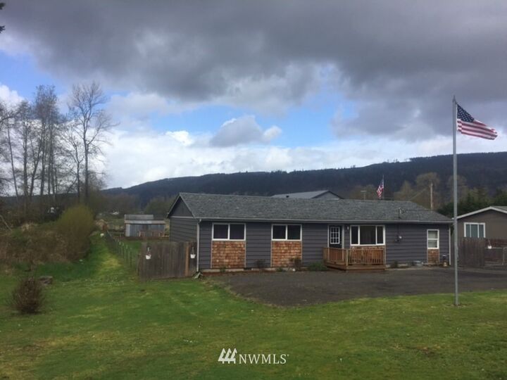 Property Photo:  307 E Sunny Sands Road  WA 98612 