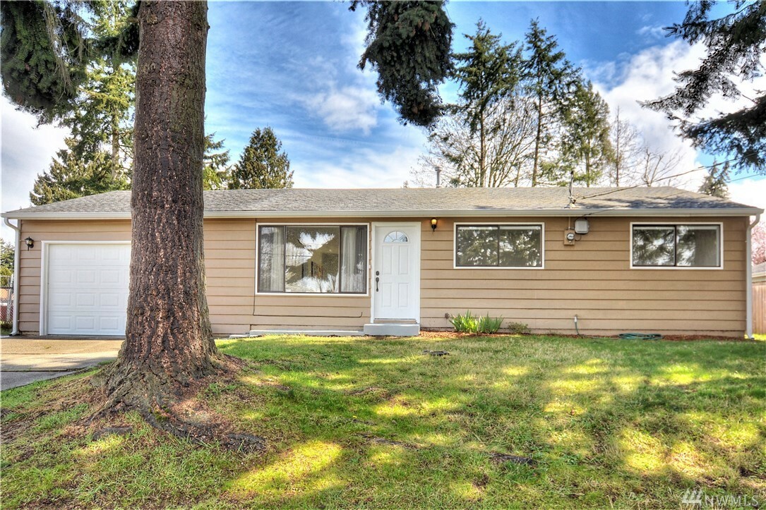 Property Photo:  30520 7th Ave SW  WA 98023 