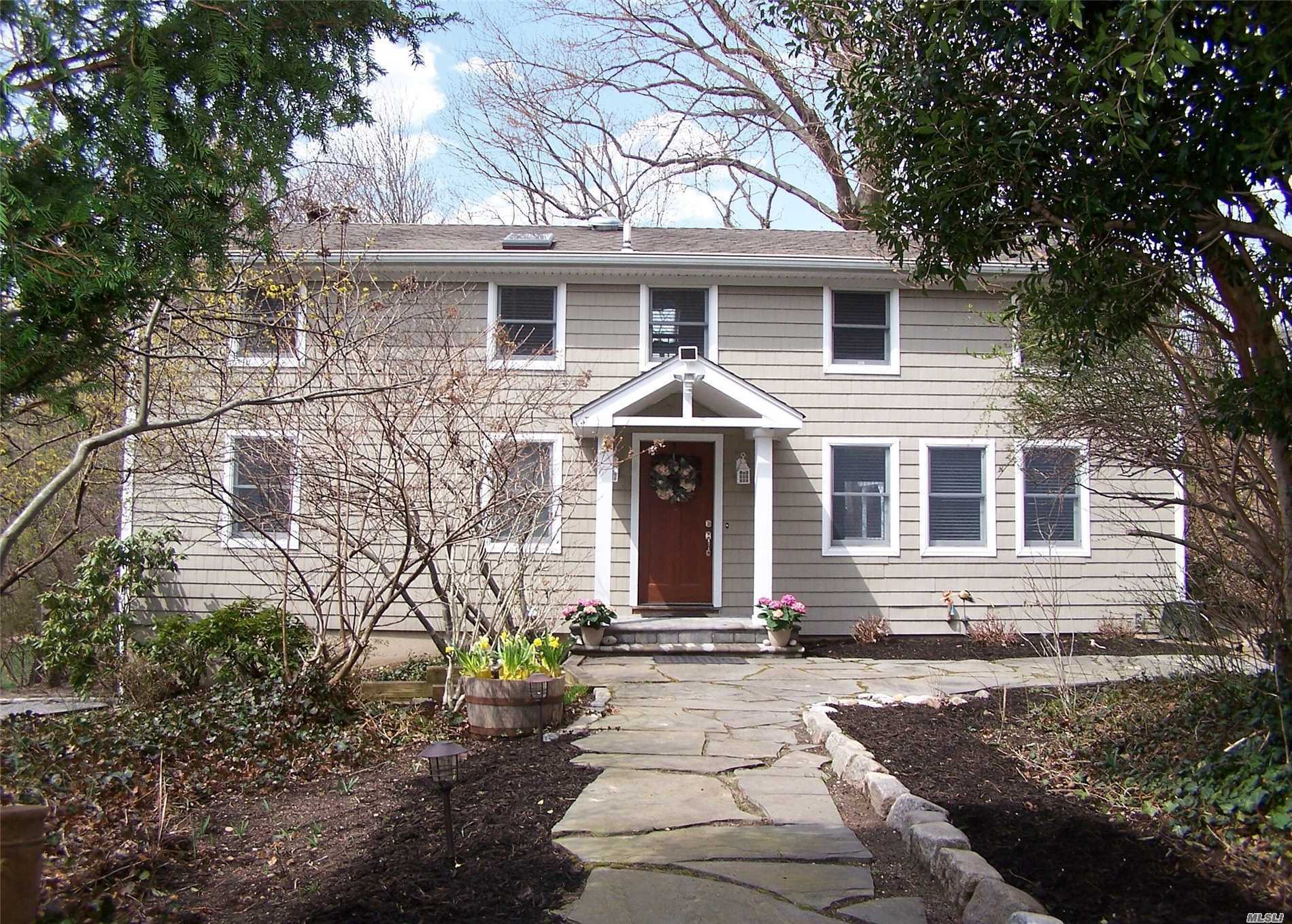 Property Photo:  3 Hillsview Road  NY 11790 