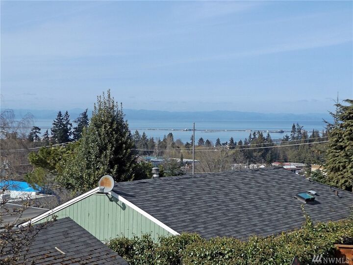 Property Photo: 1805 E 4th St WA 98362