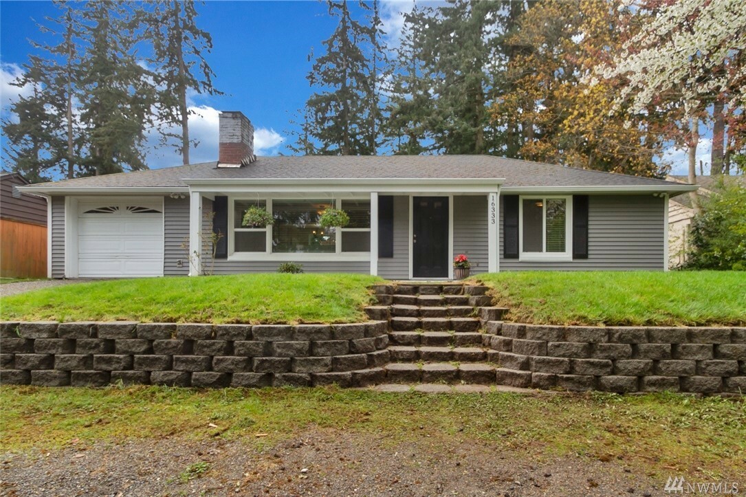 Property Photo:  16333 Ashworth Ave N  WA 98133 