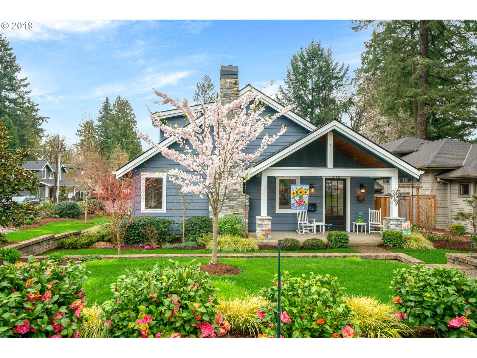 Property Photo: 885 9th St OR 97034