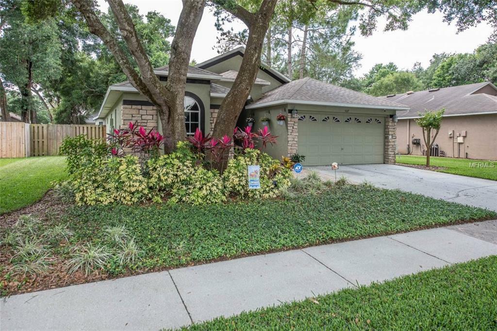 Property Photo:  507 Valencia Park Drive  FL 33584 